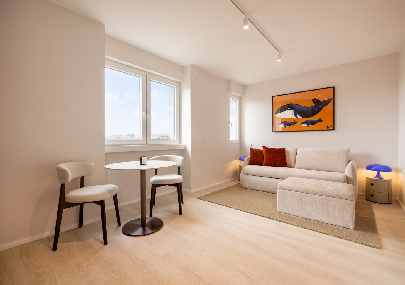 Studio 05 overview &acirc; living and dining area